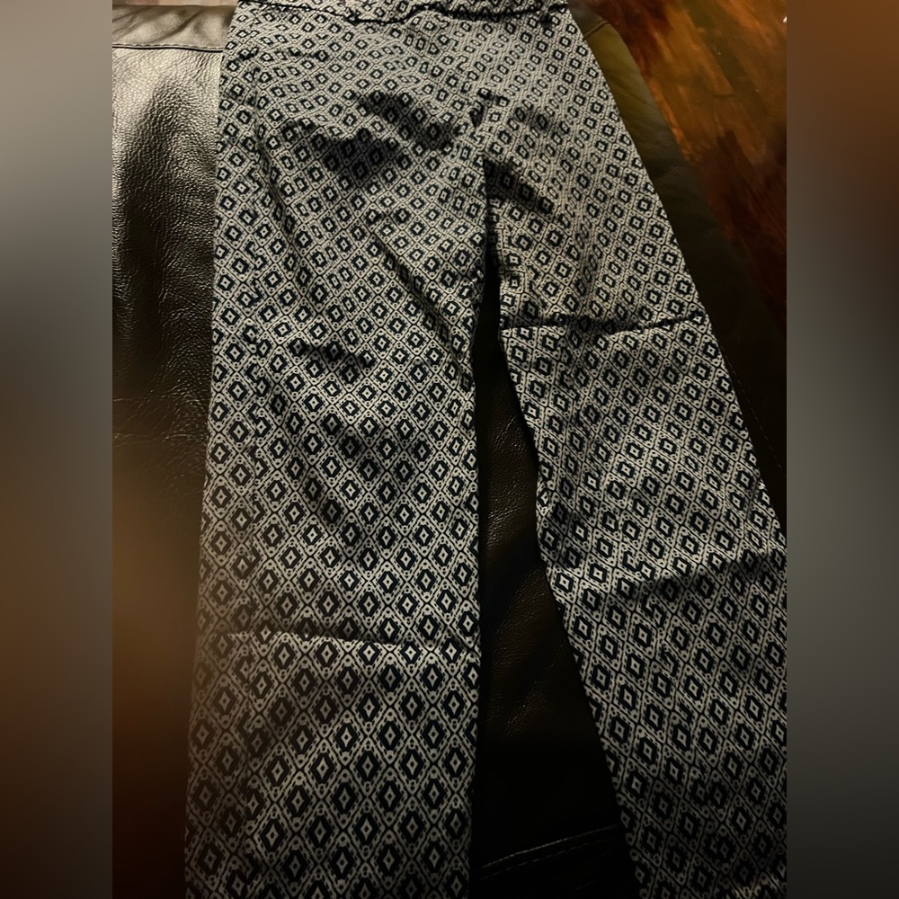 Patterned pants Blue and white
